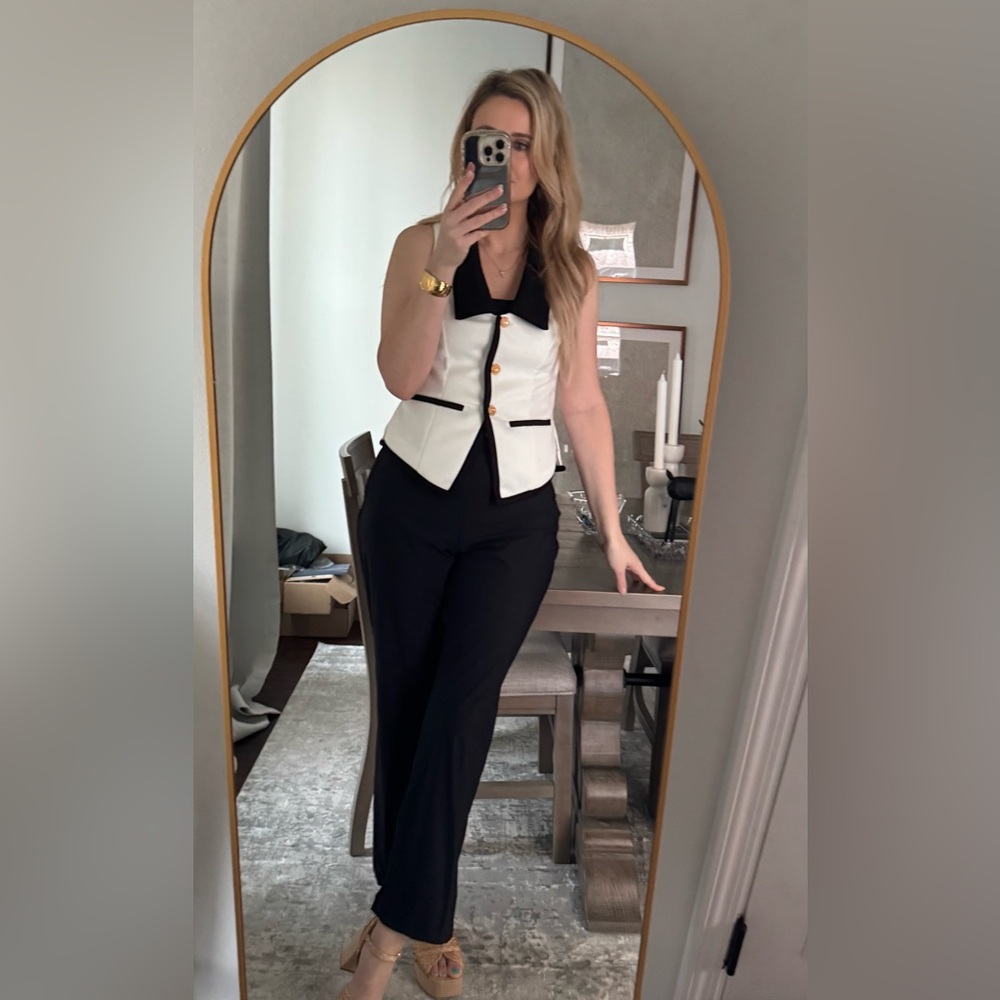 Elegant Black and White Women's Collar Vest Sleeveless Work Top - Picture 12 of 12